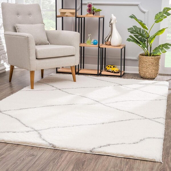 Homeroots 4 x 6 ft. Ivory Modern Uneven Lattice Area Rug 392337 - main